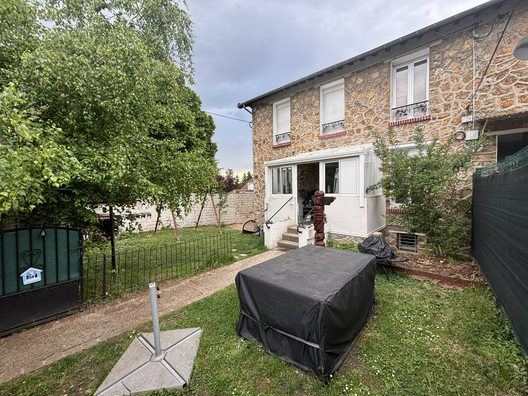 Appartement à SAINTE-GENEVIEVE-DES-BOIS