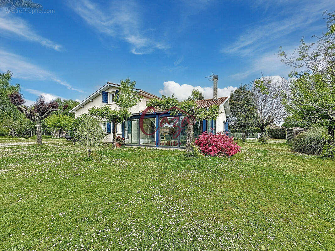 Maison à CAMBLANES-ET-MEYNAC