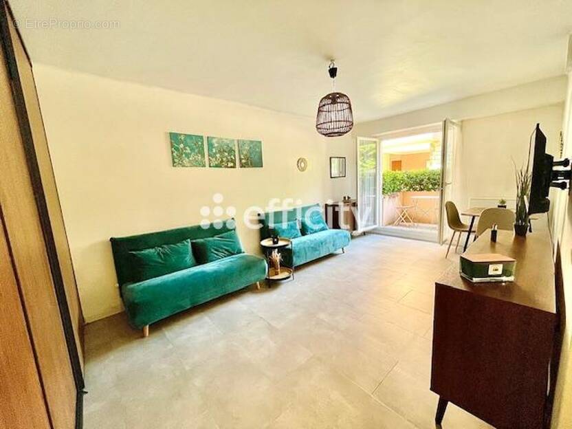 Appartement à SAINT-CYR-SUR-MER