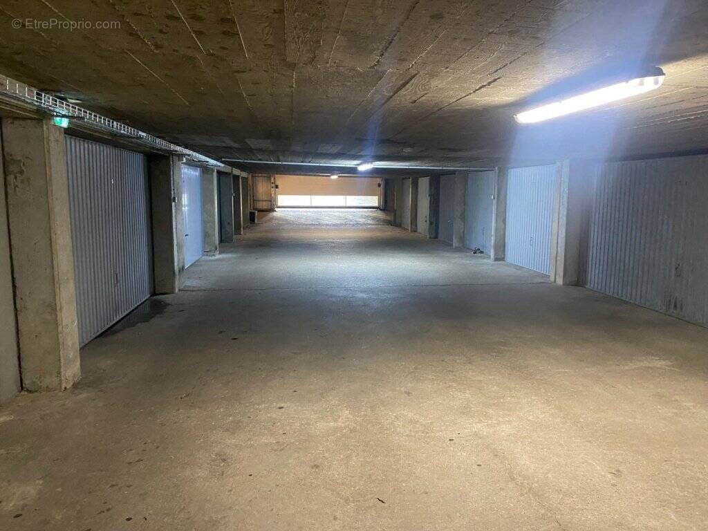 Parking à LYON-4E