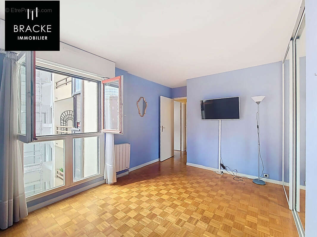 Appartement à COURBEVOIE