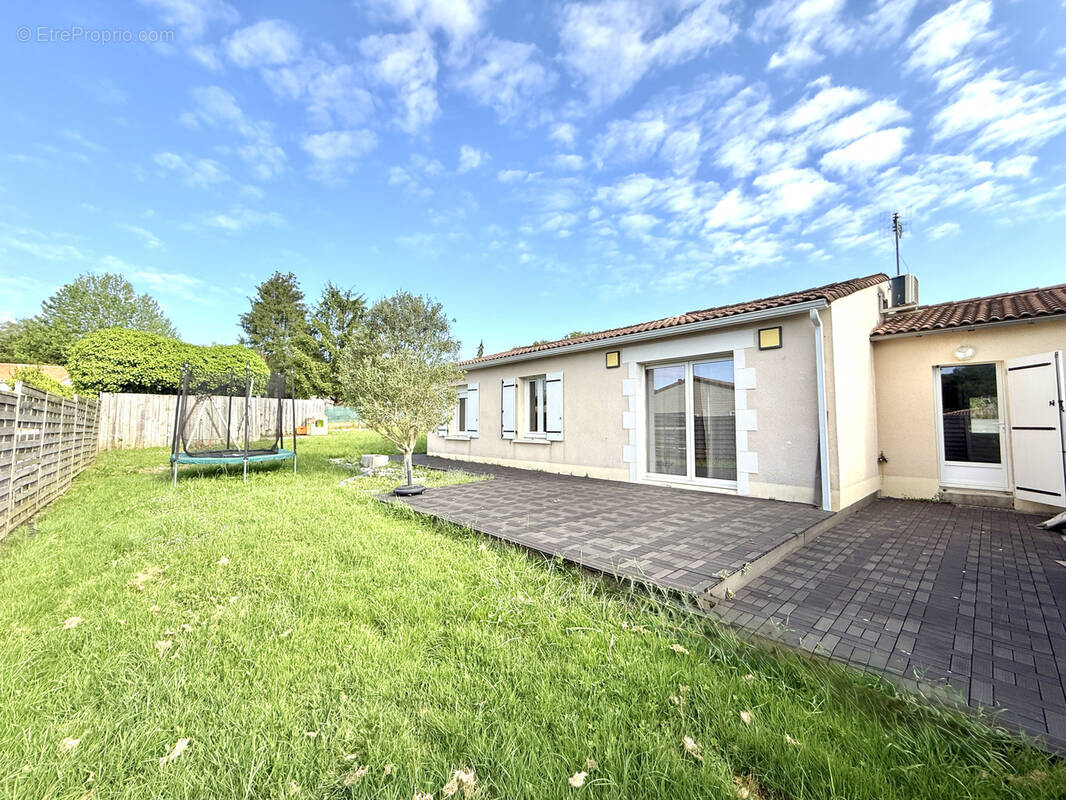 Maison à SAINTES