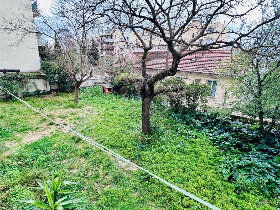 Appartement à MARSEILLE-4E