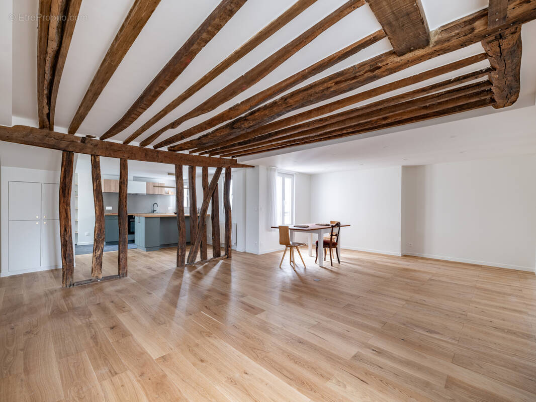 Appartement à PARIS-3E