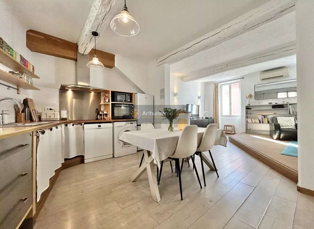 Appartement à BAGNOLS-EN-FORET
