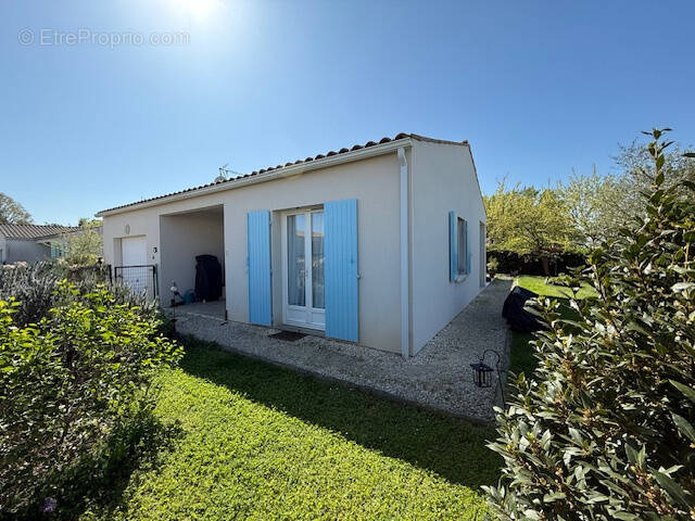 Maison à MONTGUYON