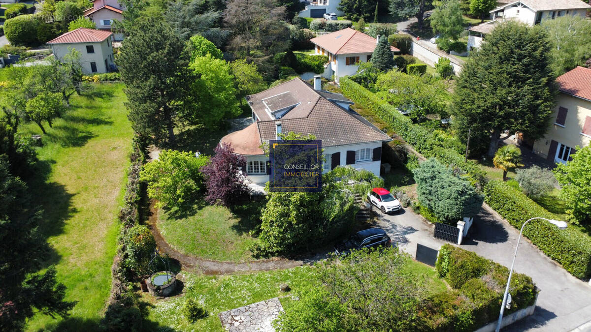 Maison à SAINT-GENIS-LAVAL