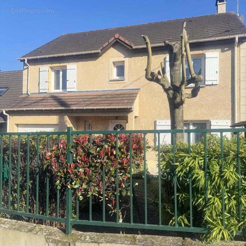 Maison à MONTIGNY-LES-CORMEILLES