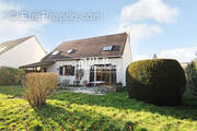 Maison à LE PERRAY-EN-YVELINES