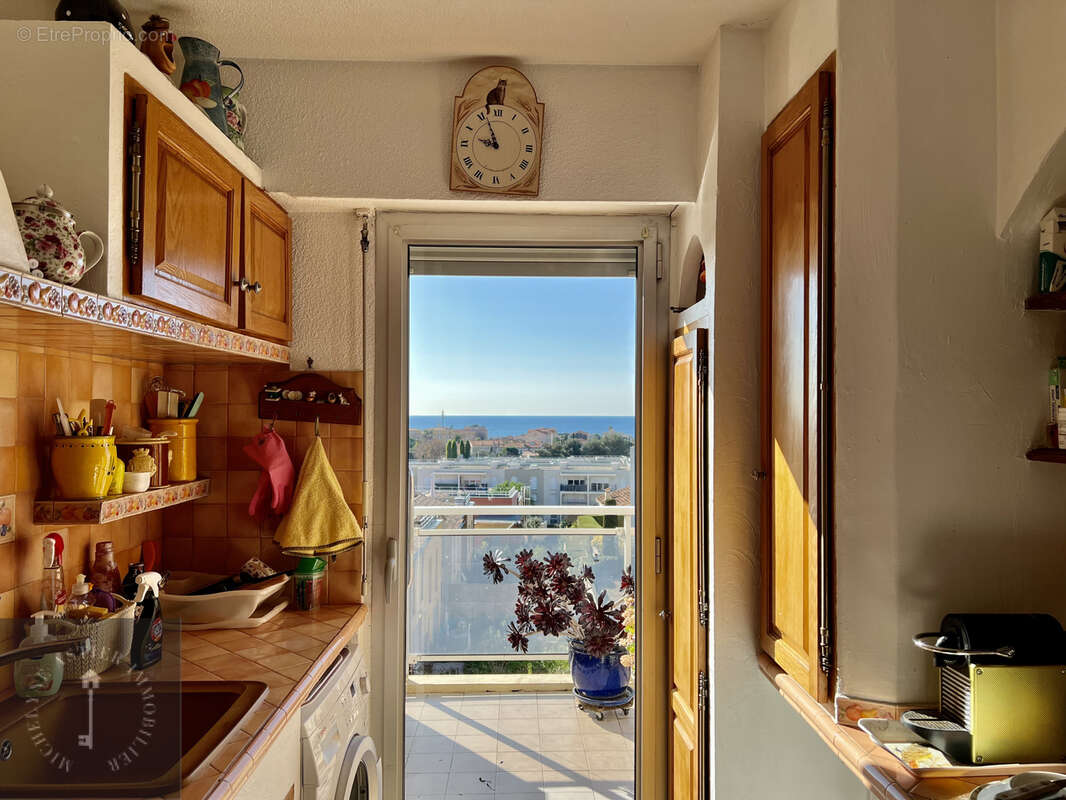 Appartement à SAINT-LAURENT-DU-VAR