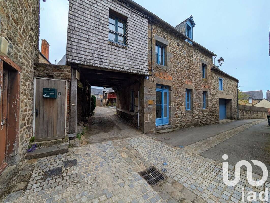 Photo 1 - Maison à COMBOURG