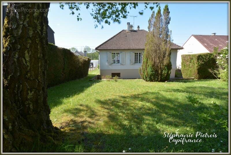 Maison à LA CHAPELLE-D&#039;ANGILLON