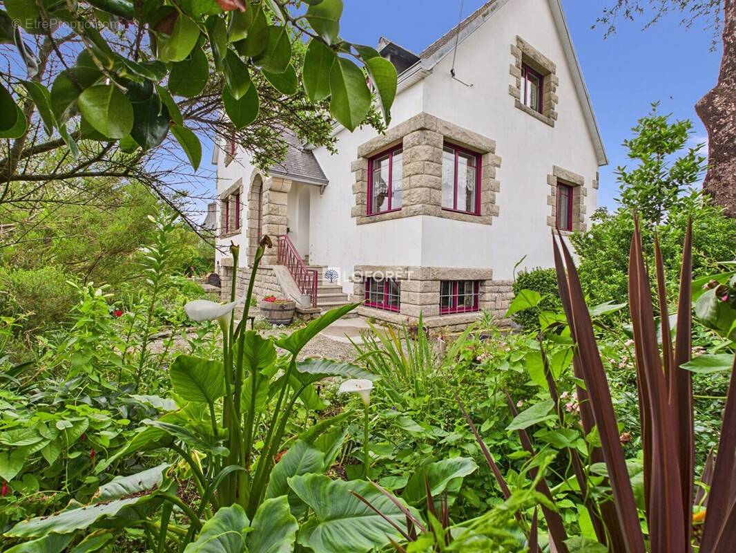 Maison à PLONEOUR-LANVERN