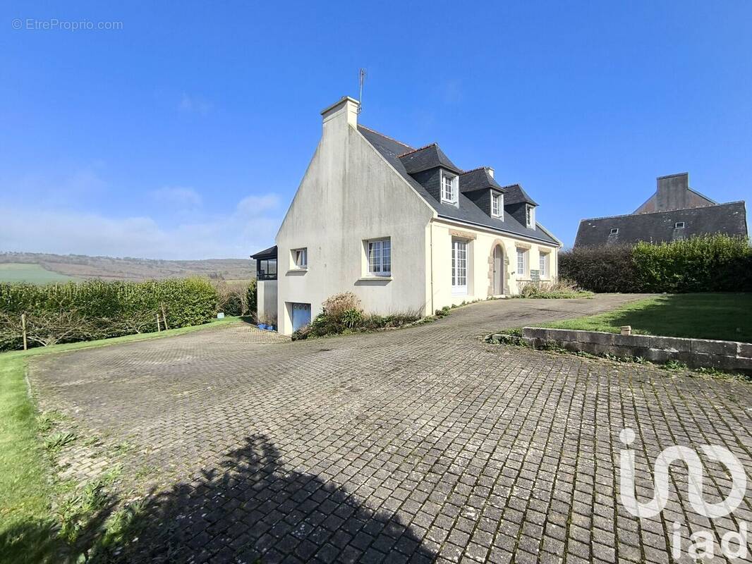 Photo 1 - Maison à PLOMODIERN