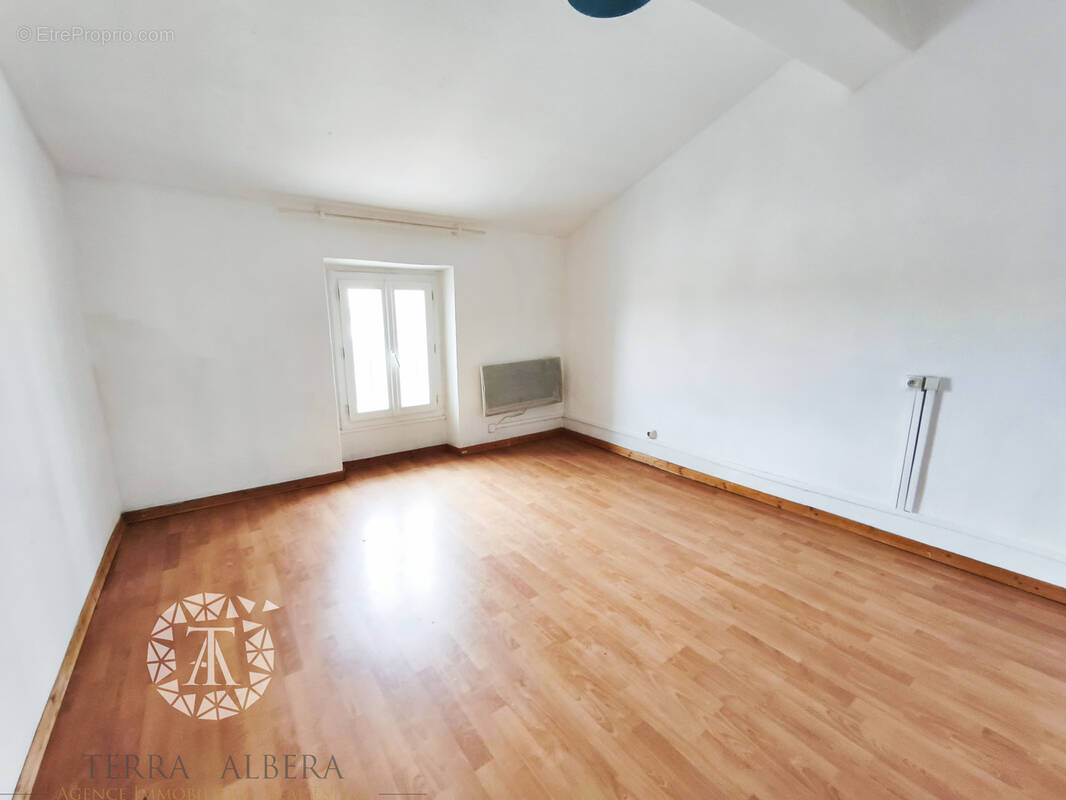 Appartement à SAINT-GENIS-DES-FONTAINES