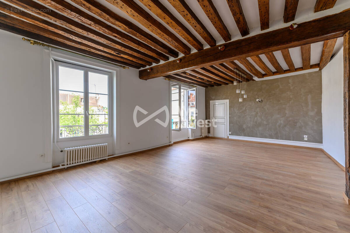 Appartement à CRECY-LA-CHAPELLE