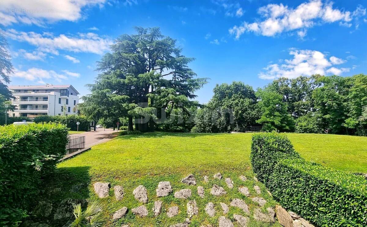 Appartement à ETREMBIERES
