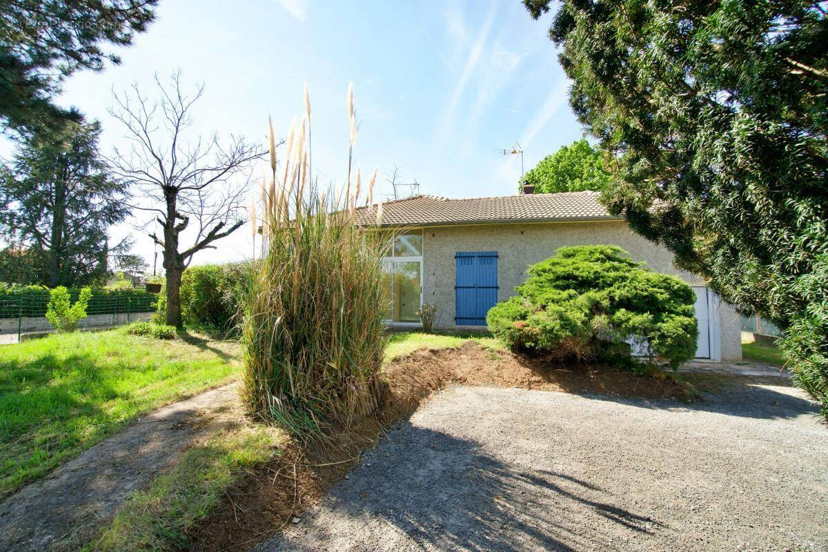 Maison à CHAZAY-D&#039;AZERGUES
