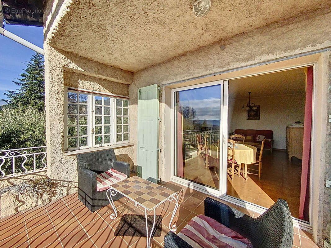 Maison à CUCURON