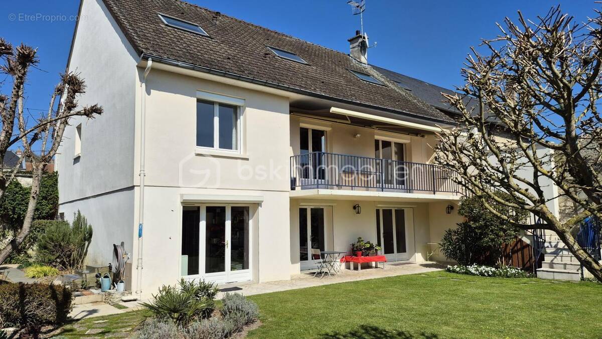 Maison à VAILLY-SUR-AISNE