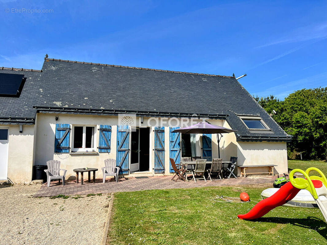 Maison à PLOUGRESCANT