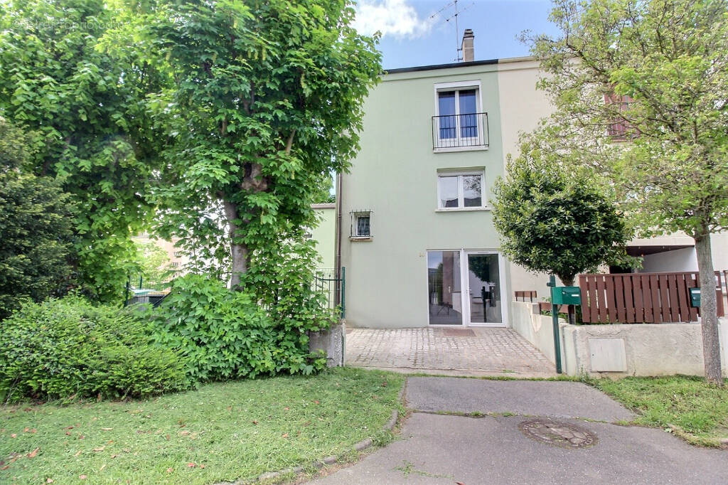 Maison à MAUREPAS