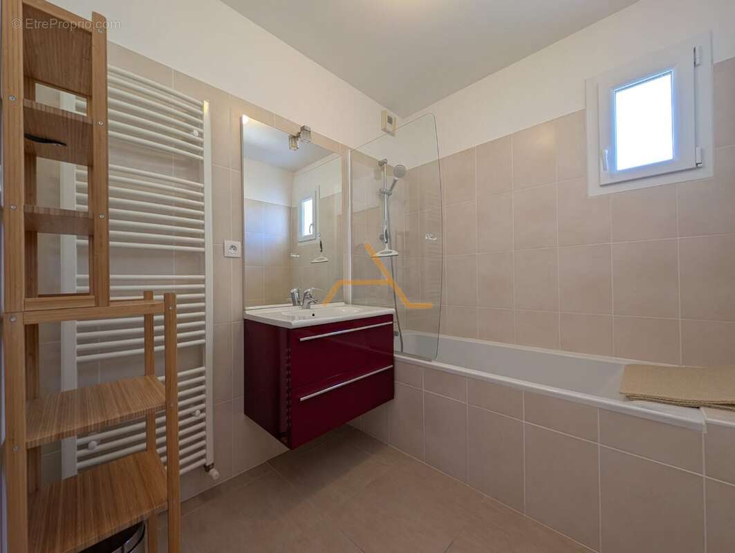 Appartement à DIEULEFIT