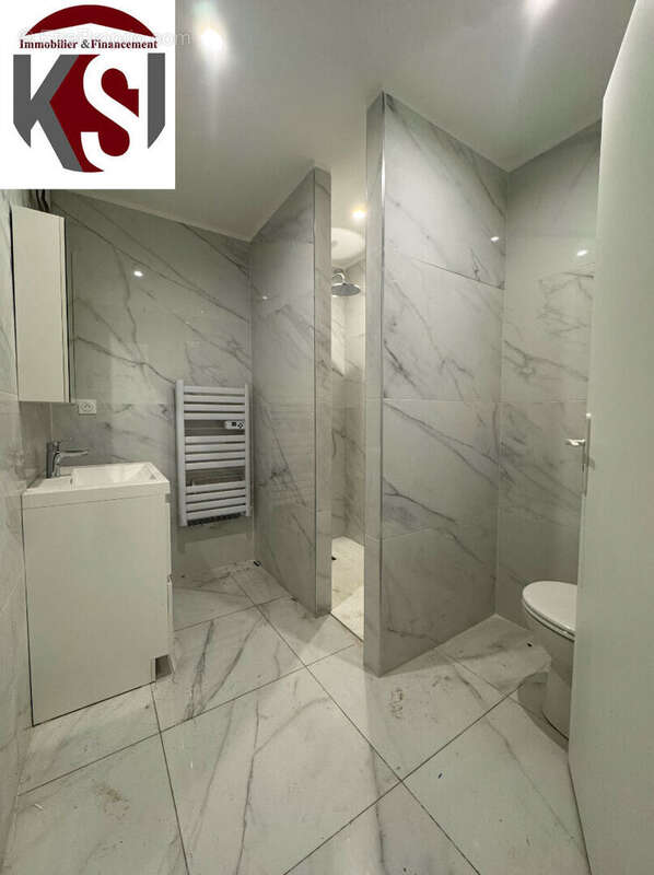 Appartement à SEILLONS-SOURCE-D&#039;ARGENS