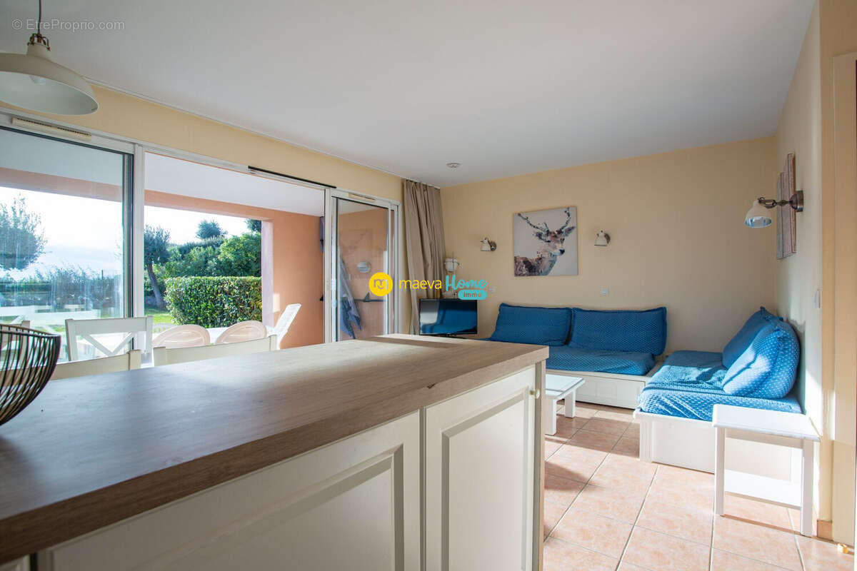 Appartement à ROQUEBRUNE-SUR-ARGENS