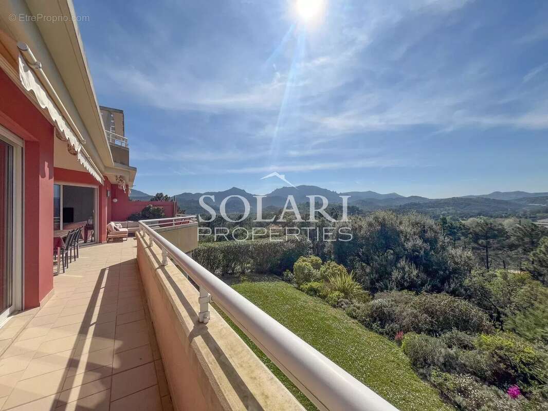 Appartement à MANDELIEU-LA-NAPOULE