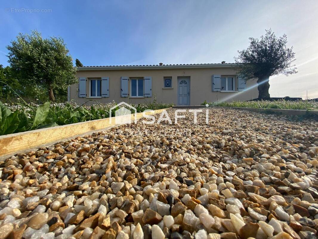 Photo 1 - Maison à SOYAUX