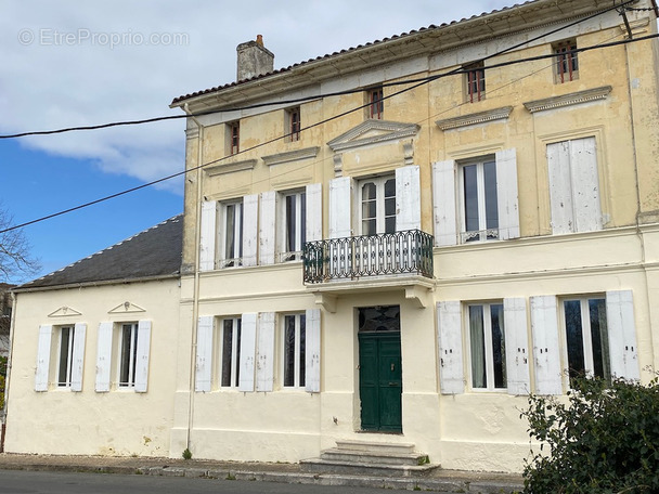Maison à SAINT-SEURIN-SUR-L&#039;ISLE