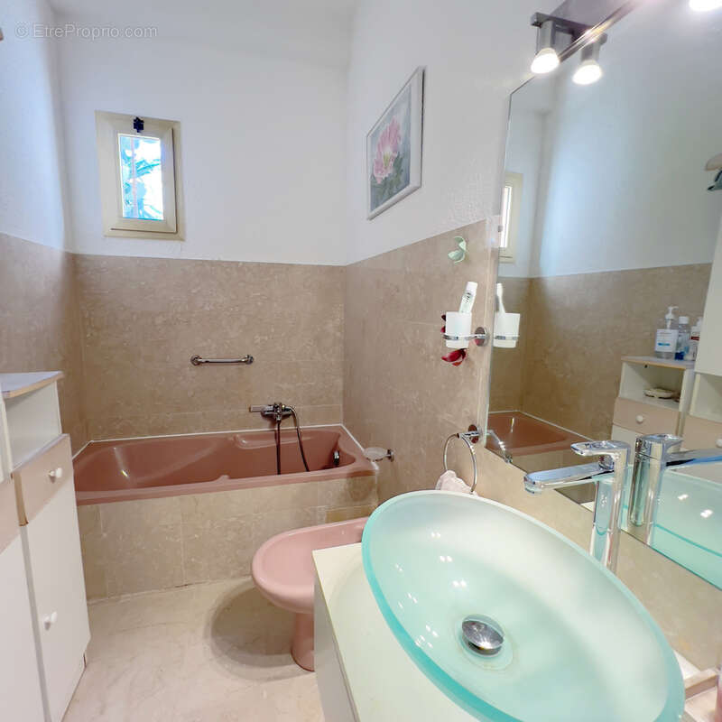 Maison à VALLAURIS