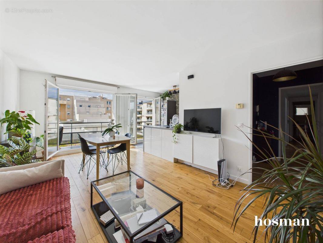 Appartement à COURBEVOIE