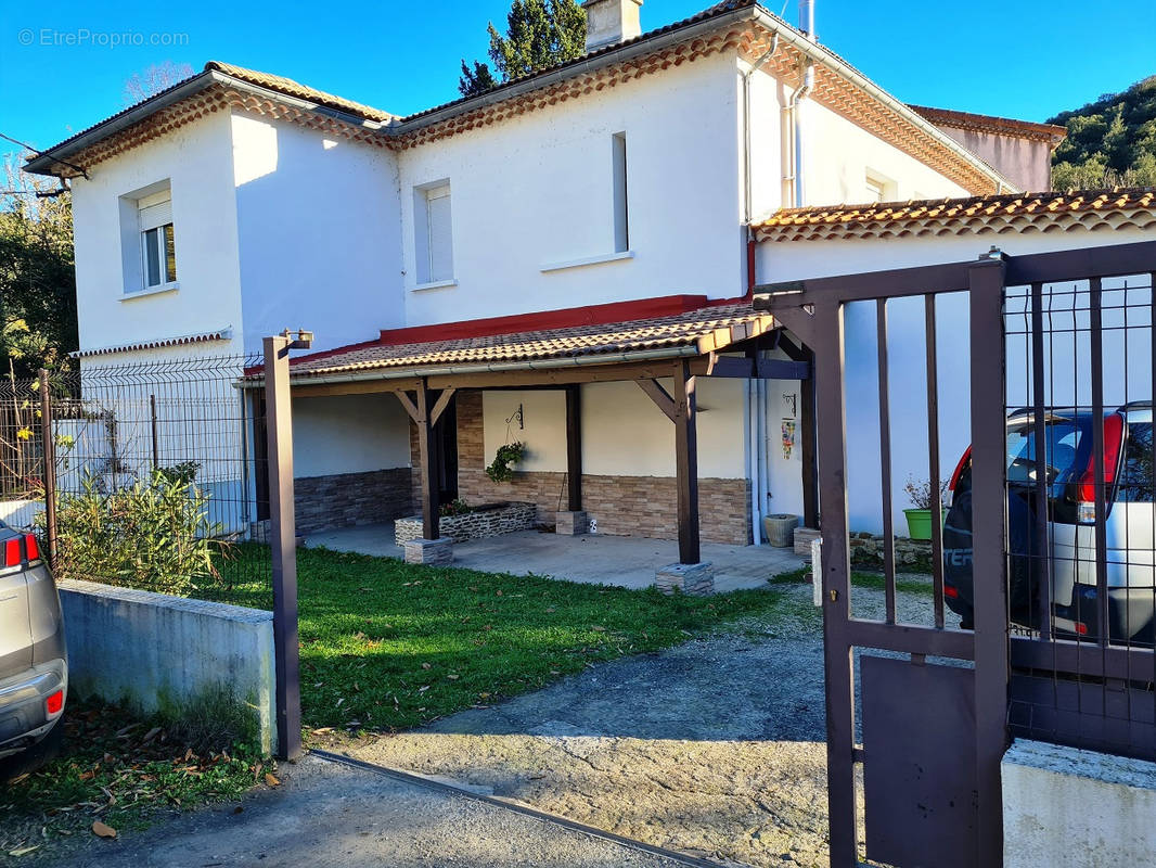 Maison à LES SALLES-DU-GARDON
