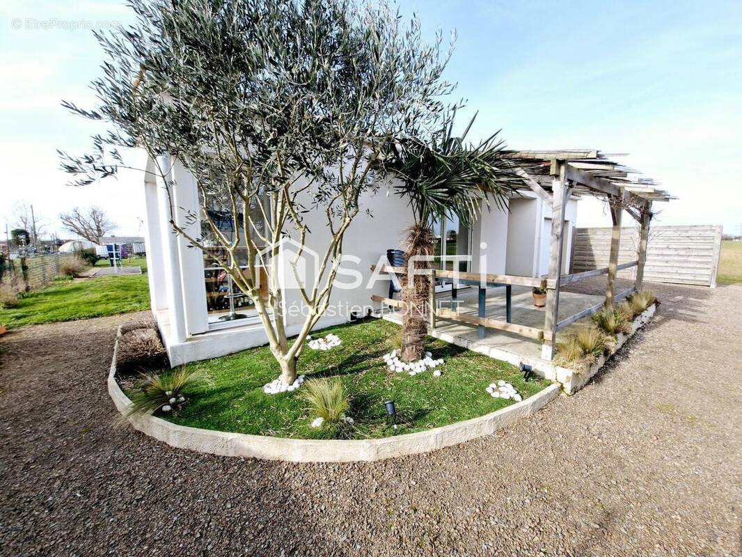 Photo 1 - Maison à ANGLES