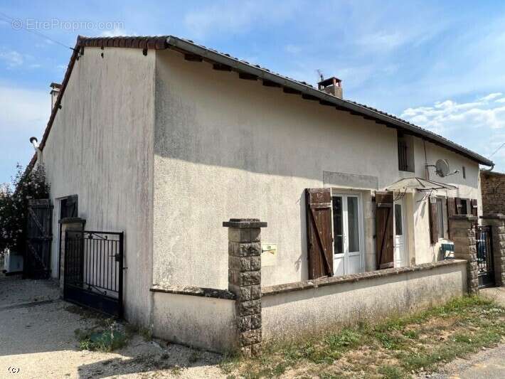 Maison à RUFFEC