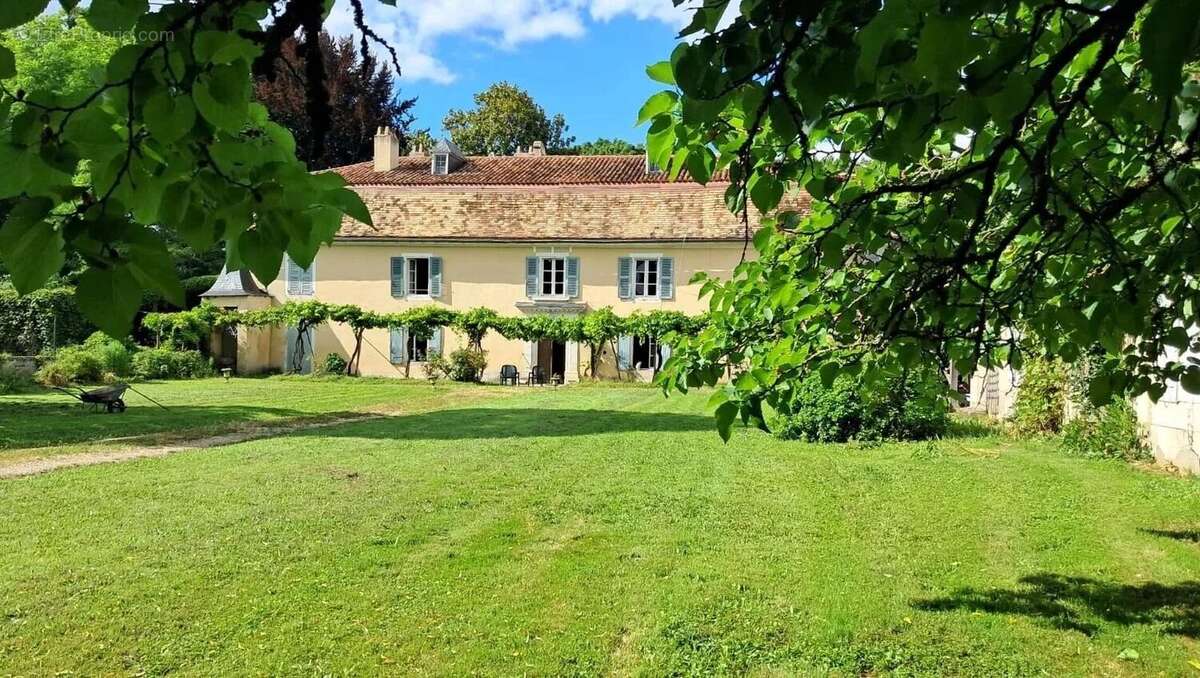 Maison à AUBETERRE-SUR-DRONNE