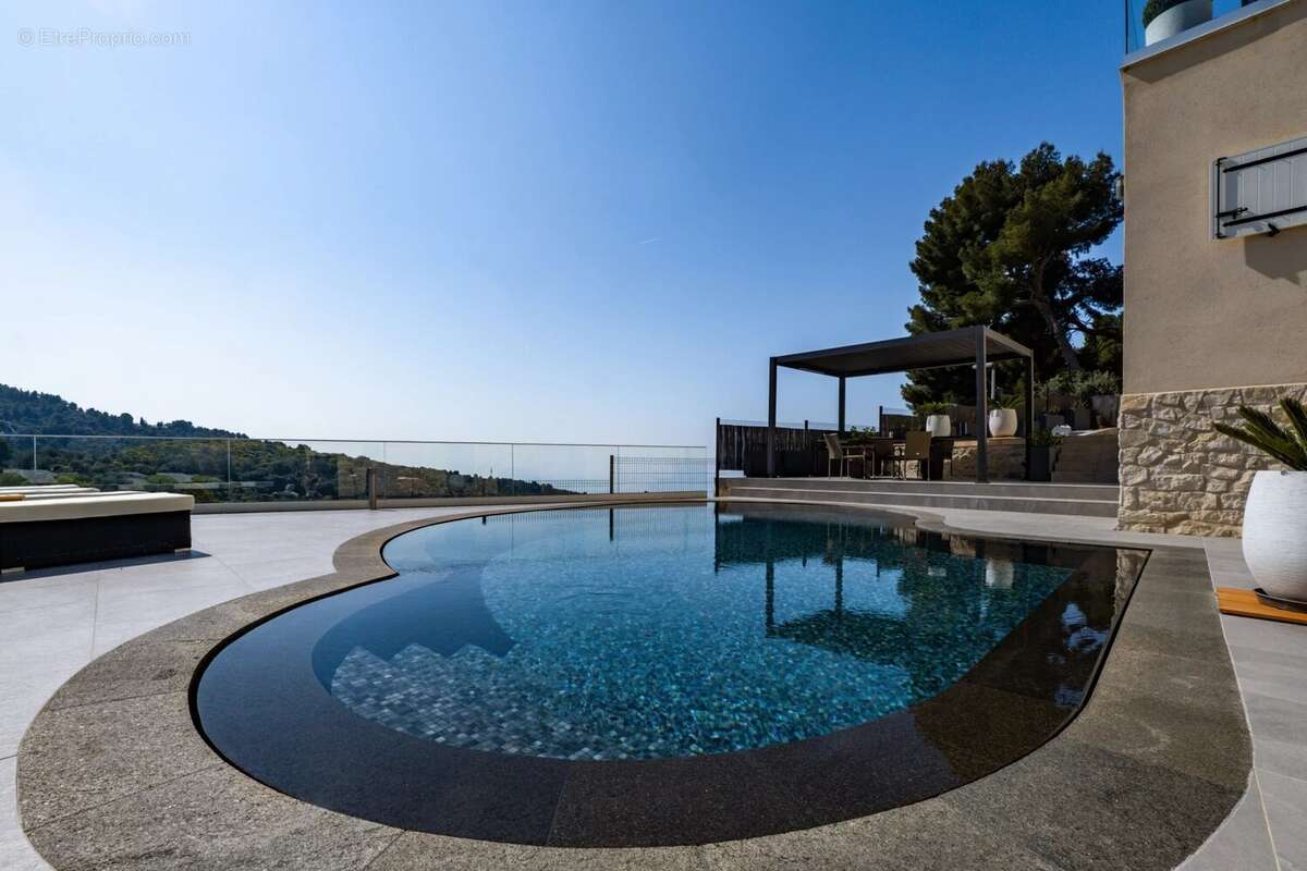 Maison à EZE
