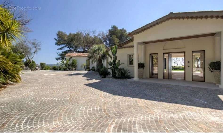Maison à MOUGINS
