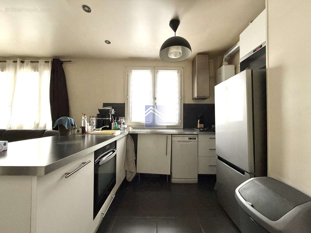 Appartement à COURBEVOIE