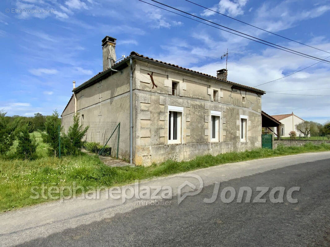 Maison à JONZAC
