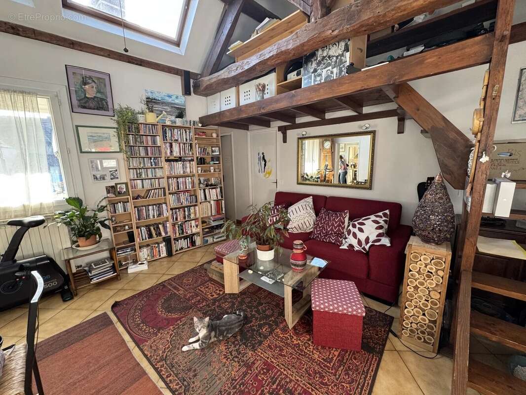 Appartement à FREPILLON
