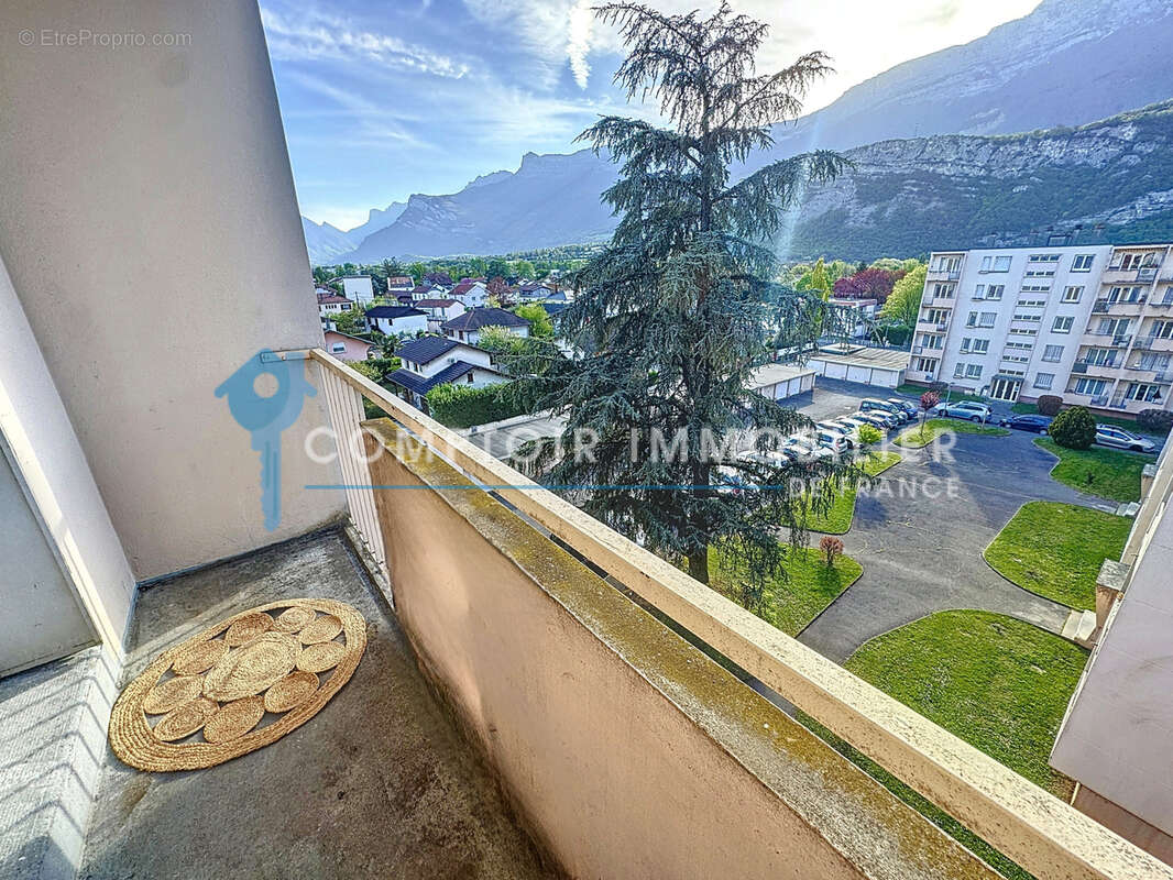 Appartement à LE PONT-DE-CLAIX