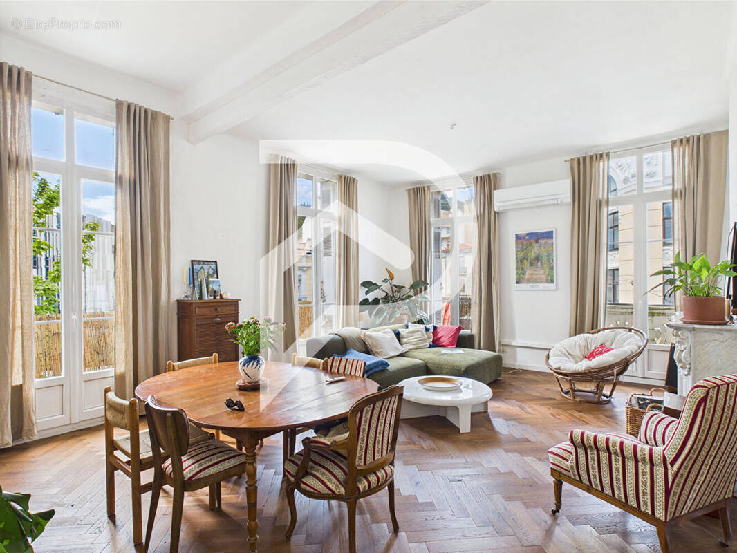 Appartement à HYERES