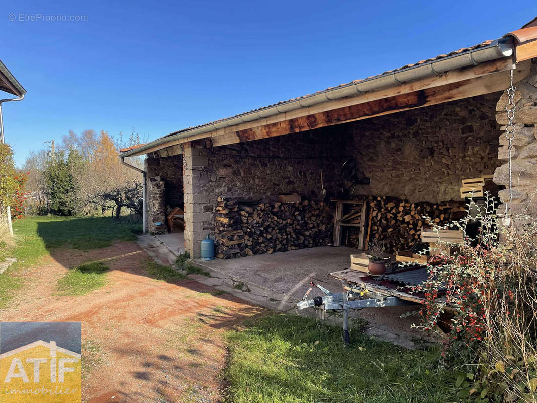 Maison à NOIRETABLE