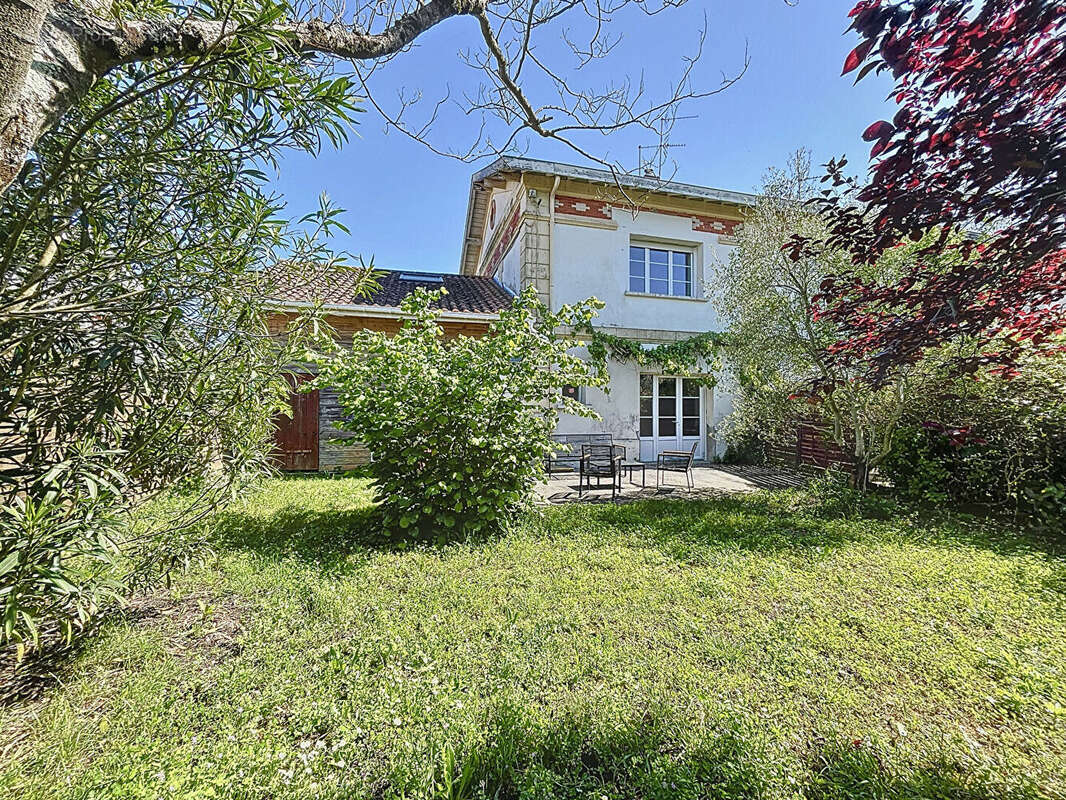 Maison à BLANQUEFORT