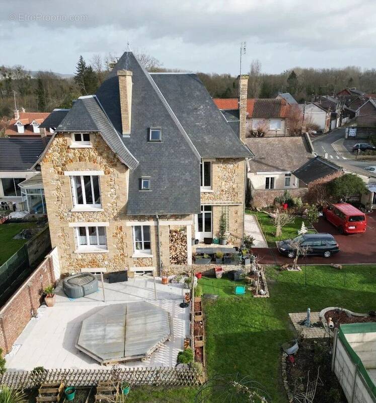 Maison à CHOISY-AU-BAC
