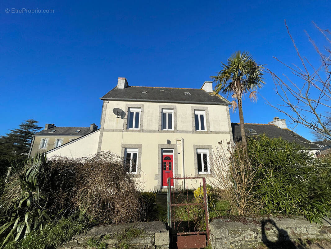 Maison à POULLAOUEN