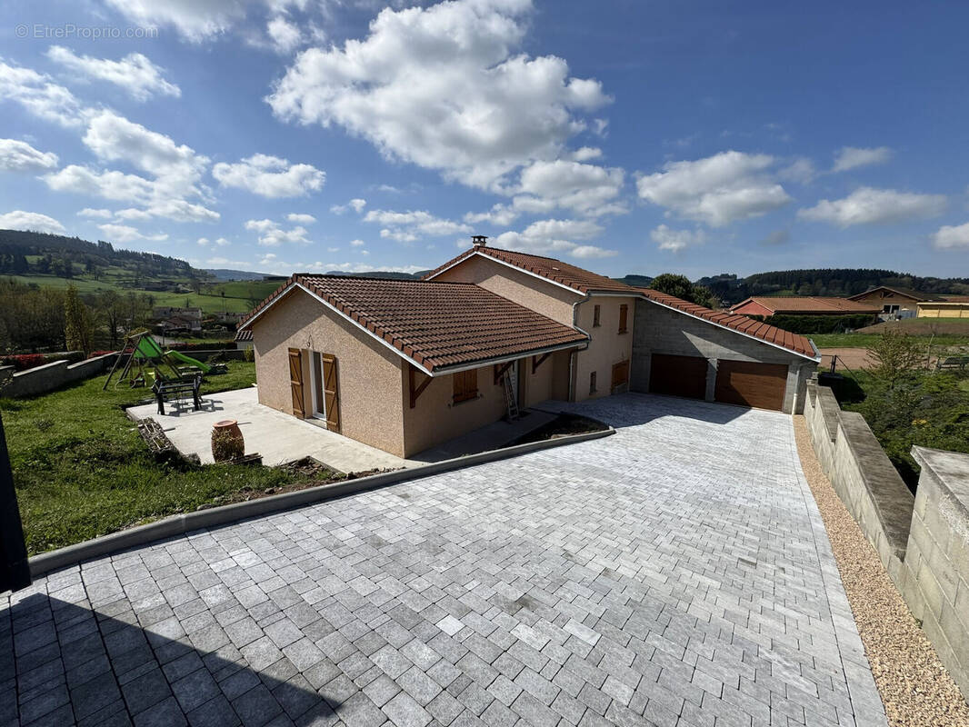 Photo 1 - Maison à AMPLEPUIS